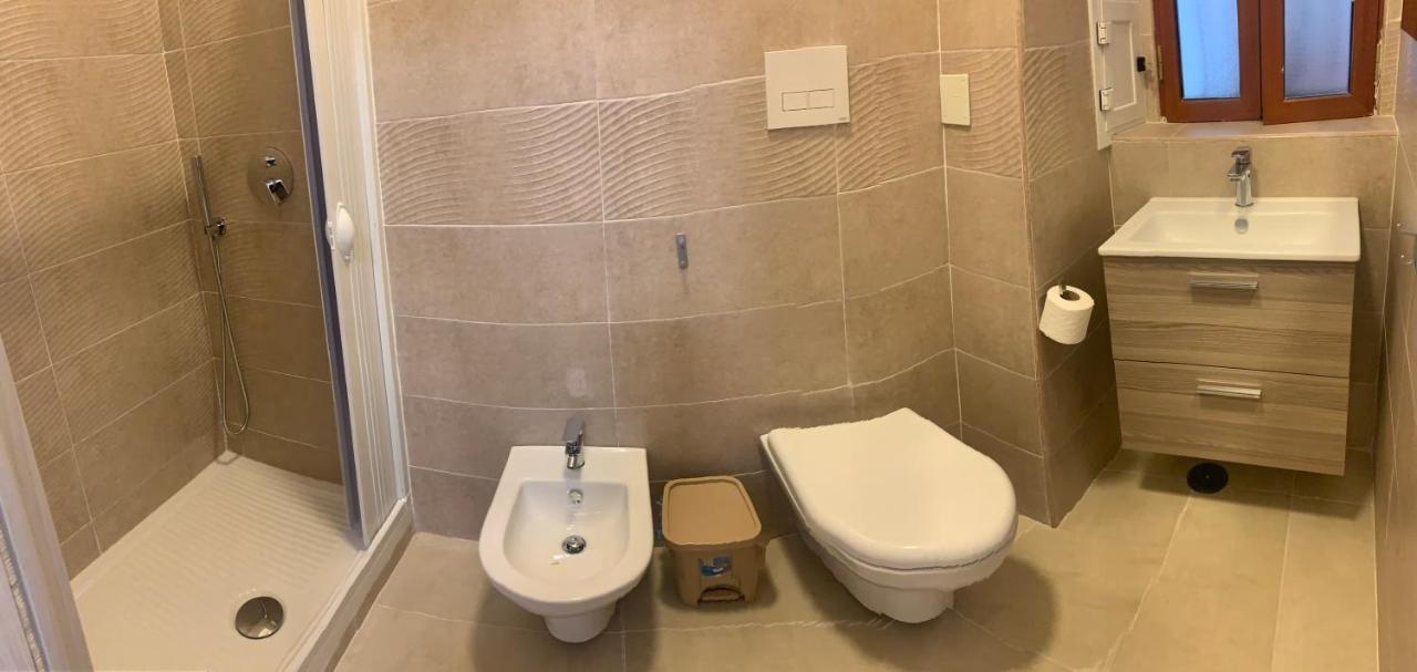 Miris Fast And Comfortable With Self Check In 8 Minutes Walk Near Airport Maison d'hôtes Naples