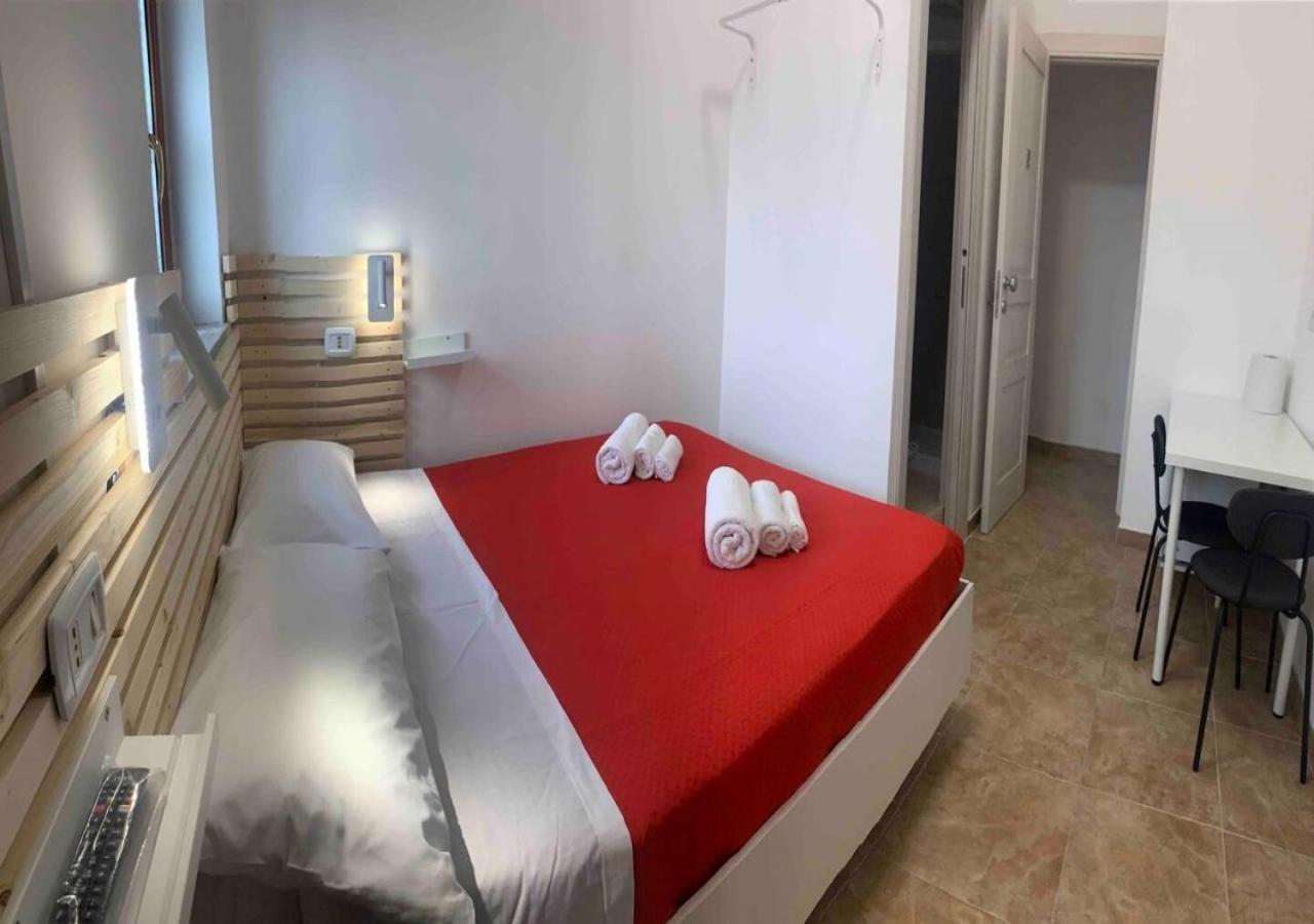 Miris Fast And Comfortable With Self Check In 8 Minutes Walk Near Airport Affittacamere Napoli