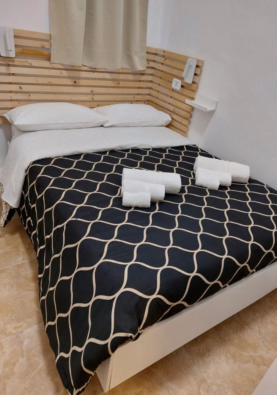 Miris Fast And Comfortable With Self Check In 8 Minutes Walk Near Airport * Napoli